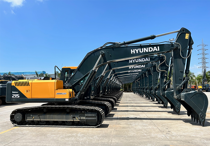 Hyundai R215 - High Power Equipment Africa Pty Ltd.